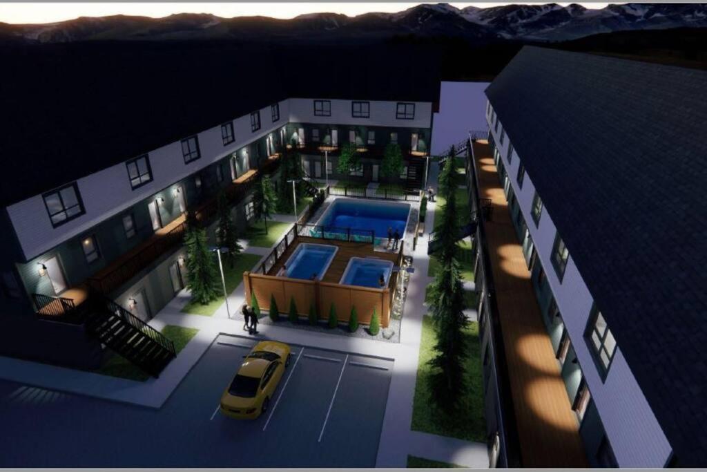 Mountain View Studio In Town แคนมอร์ ภายนอก รูปภาพ